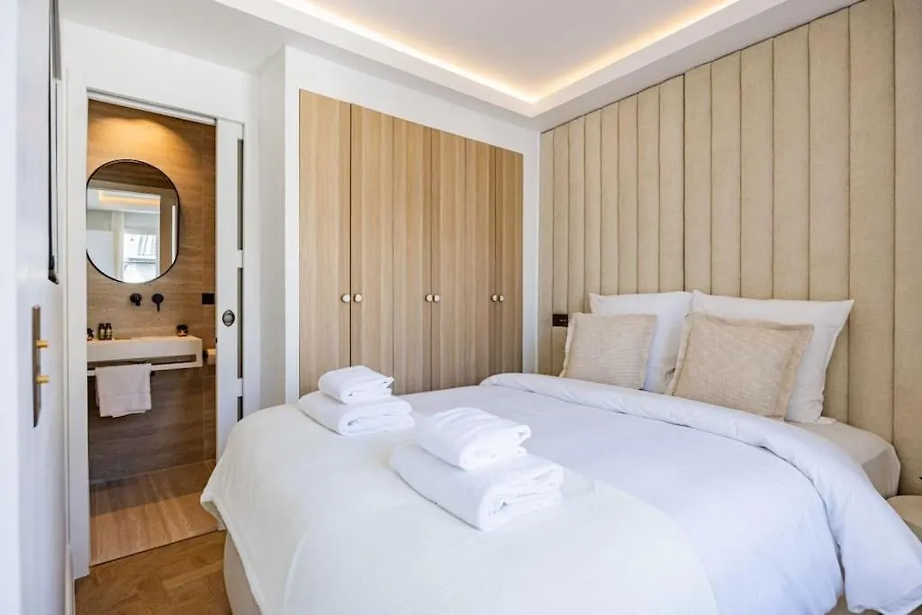 1Bedroom Sacree Coeur Place Du Tertre Montmartre Paris 0*,  France